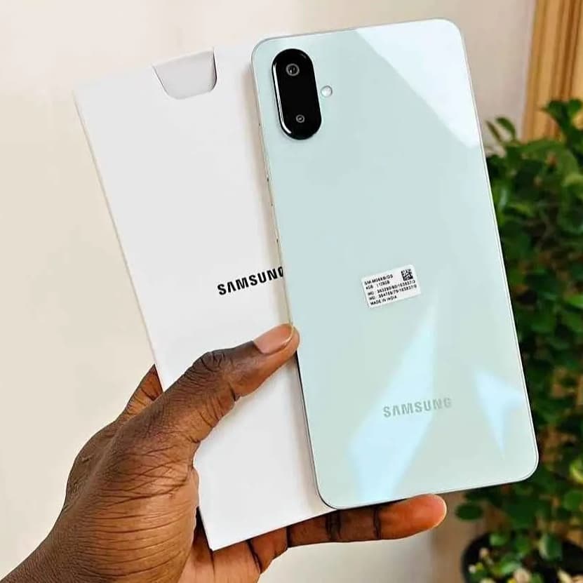Samsung M06
