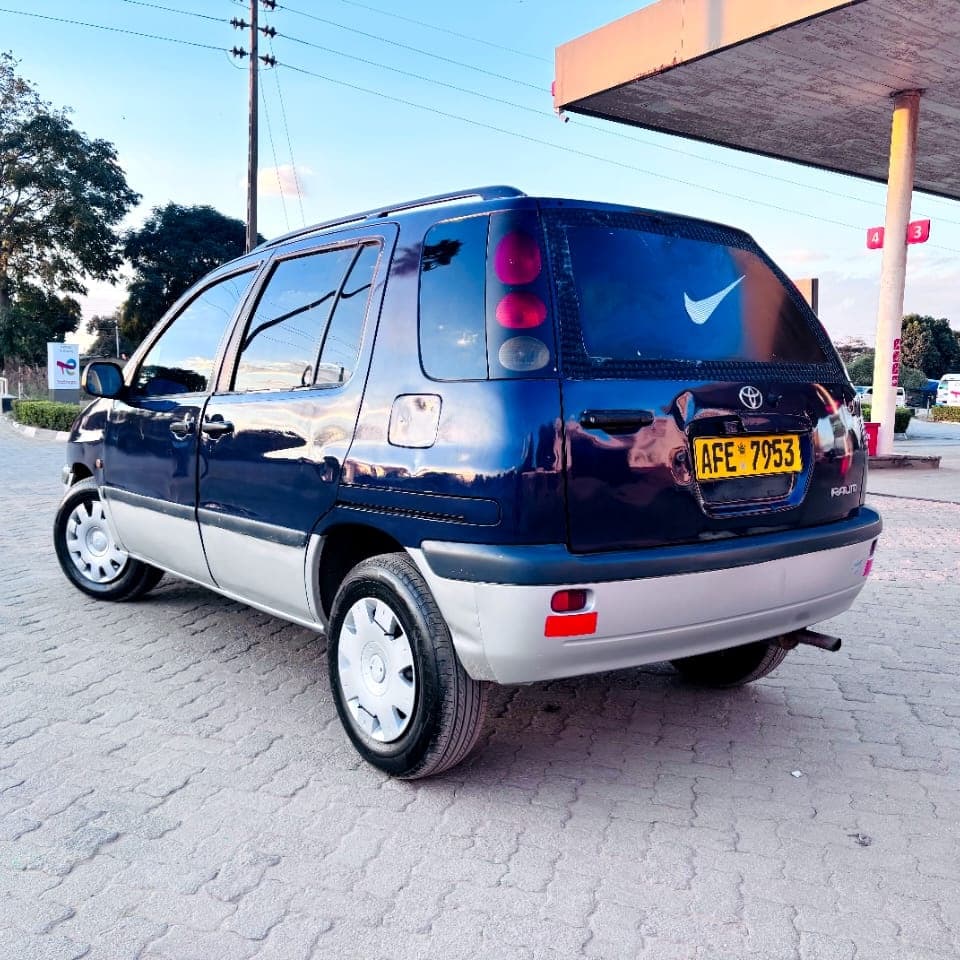 Toyota raum